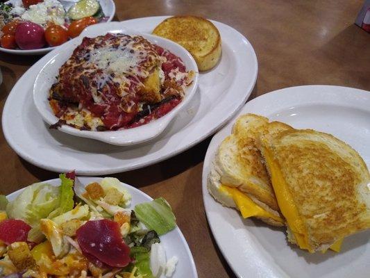 Road trip dinner with the hubbs; great salad bar! :-) Zucchini Lasagna and Grilled Cheese.