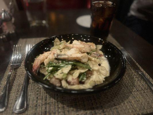 Shrimp farfalle