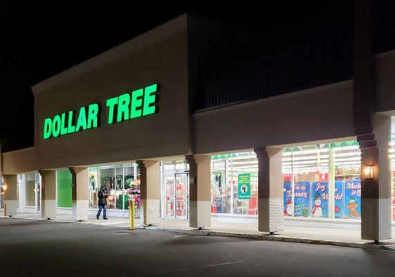 Storefront for Dollar Tree Howell