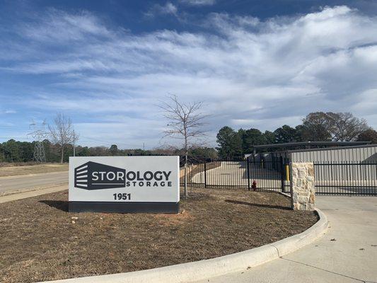 StorologyStorage 1951 E Grande, Tyler, Tx 75703 location