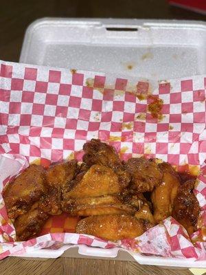 Best food spot in Lee County!! Owners are amazing people!! These hot wings are delicious!!