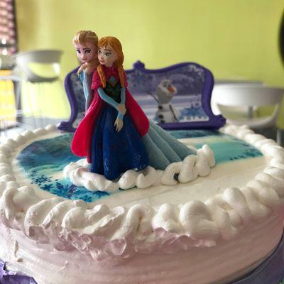 Elsa and Anna Cake Topper