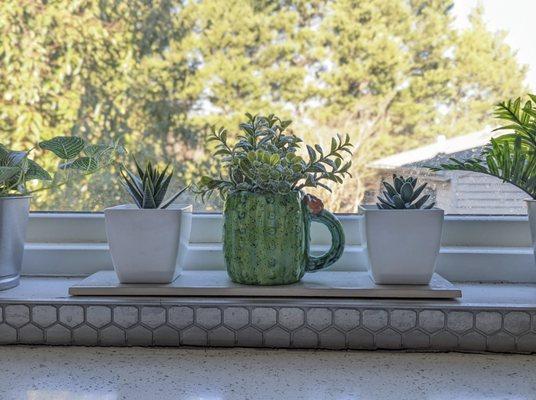 I am so happy how my cactus mug turned out, it looks lovely on my kitchen window sill. Can't wait to be back again.