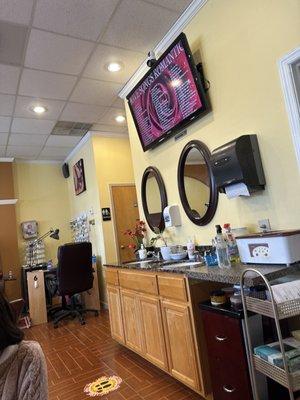 Queen Nail Salon & Spa