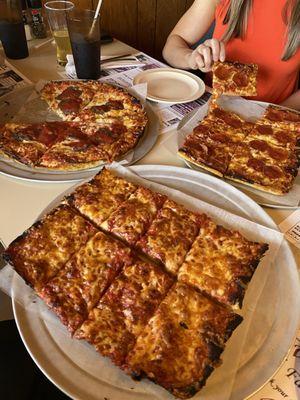 A different visit ! Large pizza comes as a gigantic sheet. Small comes in a traditional round. That's Meatball on the small round.