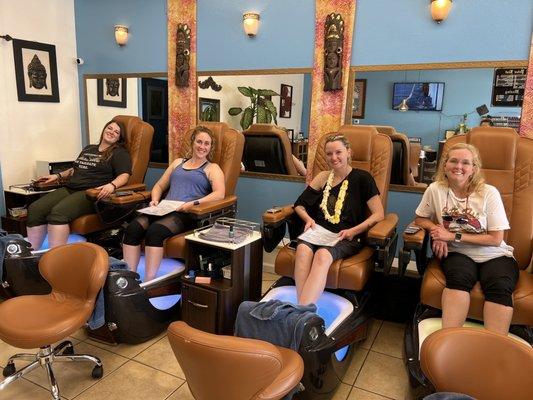 Enjoying the pedi in the new chairs!