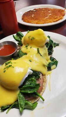 Eggs Florentine and a huge plate of hashbrowns