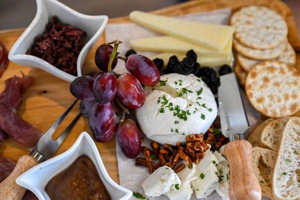 Deluxe Vino Board