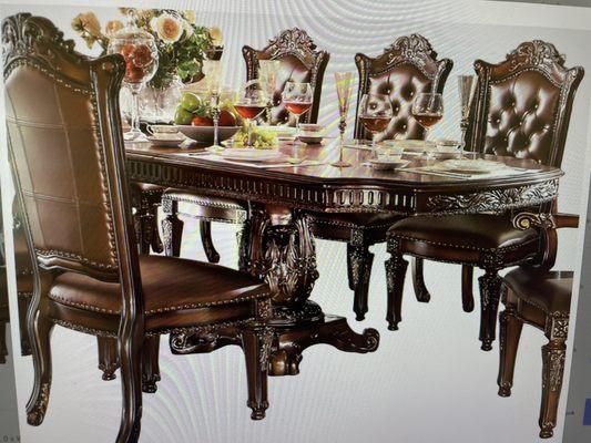 Elegant and Classy Dining Table Set