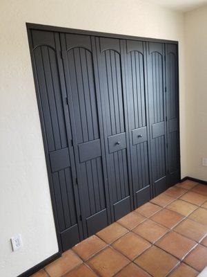 Bi-fold closet doors