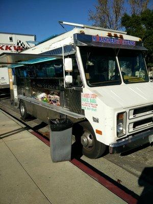 Mi Rancherita Taco truck parked in front of Ryder and next to the Chevron station on O'Toole/Montague Expwy