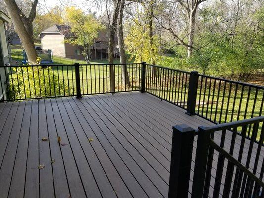 TimberTech Legacy in Peacan with Westbury Aluminum Handrail