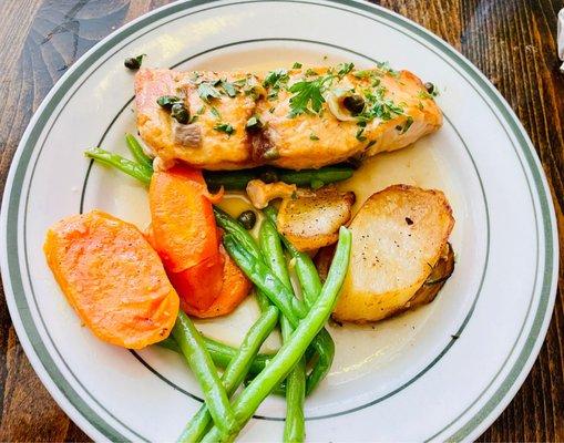 Salmone al Vino Bianco e Capperi