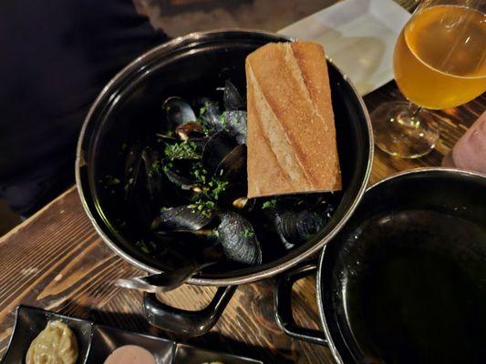 Pot of mussels