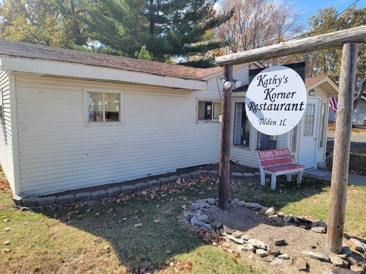 Exterior photo of the cute restaurant!