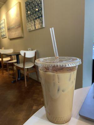 Iced Vanilla Latte - Large 16oz