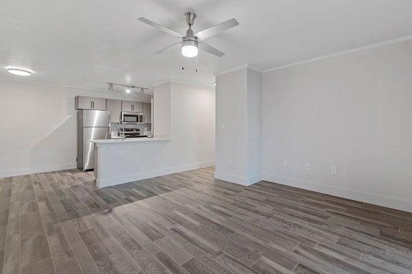 1 bedroom 1 bath renovated apartment home!!