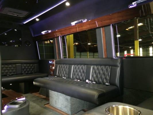 Mercedes Sprinter Limousine: Interior