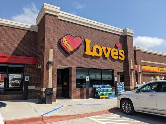 Love's Travel Stop, Holly Springs