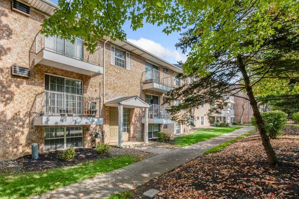 Oak Brook Garden Apartments