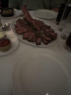 Porterhouse, mushrooms, and frites