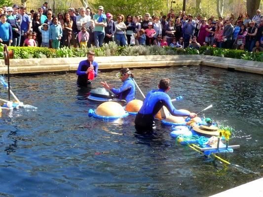 Performing Symphony in Sea Major in the fountain