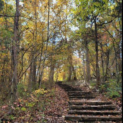 Path to fallen soldiers memorial.