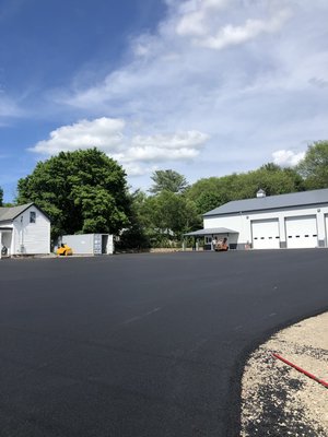 Asphalt paving