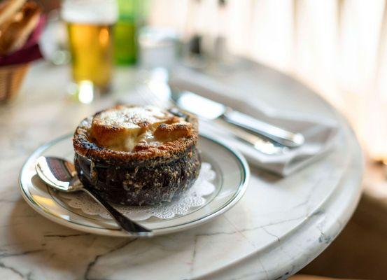 Le Suprême Detroit: SOUPE À L'OIGNON GRATINÉE