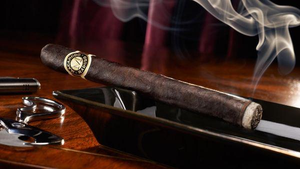 The Maduro offers a very smooth and mild flavor with an easy draw, and short finish.