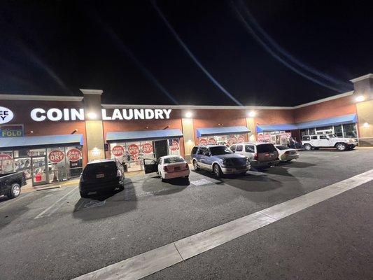 24 Hours laundromat  Clean and best service