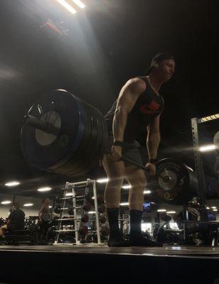 Deadlift platform using Texas deadlift bar and bumper plates