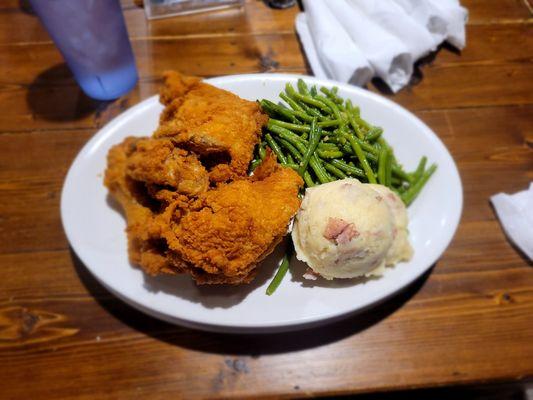 Roasted Chicken, red-skinned mashed potatoes and garlic green beans