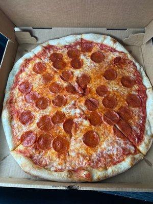 Large pepperoni pizza