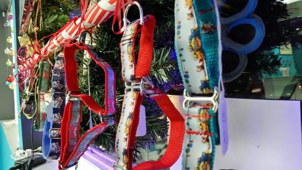 Holiday collars now in!!