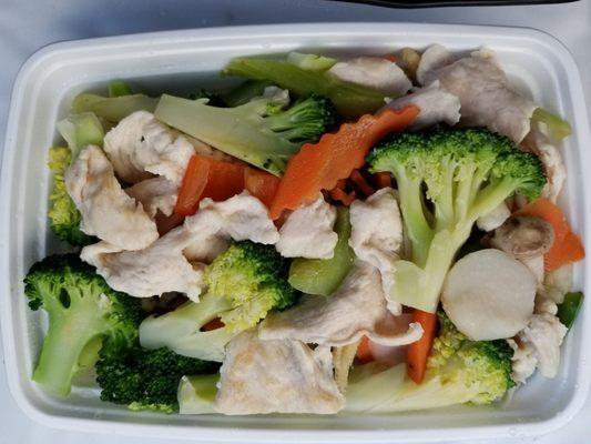 Healthy choice chicken with mixed vegetables.