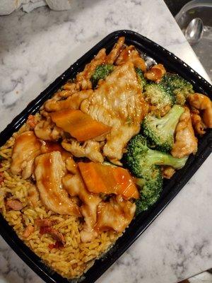 Chicken w/ broccoli special dinner combo