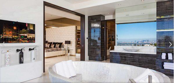 Bathtub Showroom