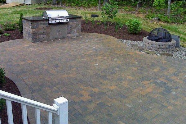 Nicolock paver patio and outdoor kitchen in Cold Spring Harbor.