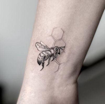 Bee By: Igor