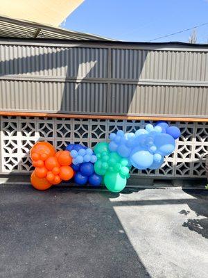 Small balloon garland