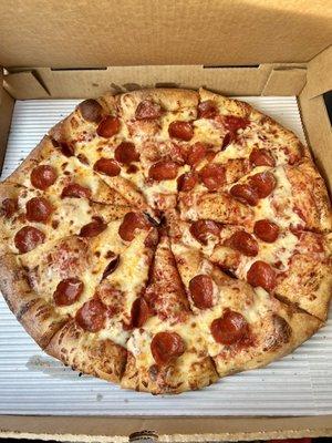 XL pepperoni pizza