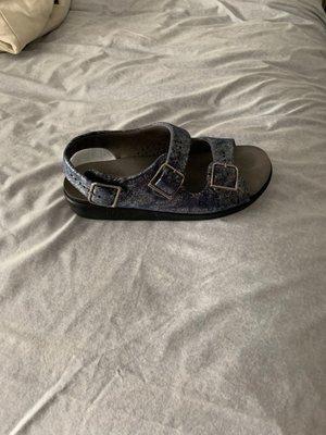 Sad relaxed style sandal