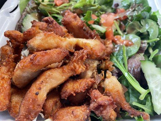 Garlic chicken with salad