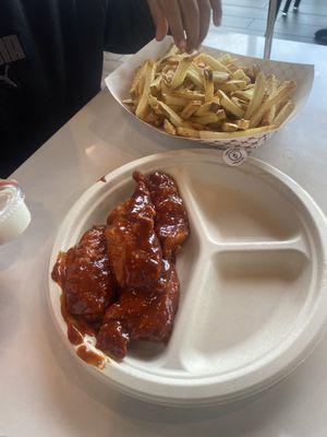 Tenders with fries