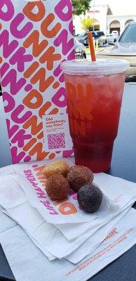 3 munchkins $1 large Apple Cranberry Dunkin Refresher $4.05