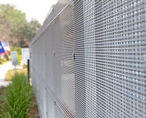 Do you need a new fence? If so, then you need to call us. We are experts in installation and provide materials.