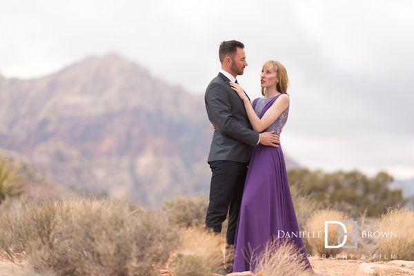 Engagement photography in the wild of the southern Nevada desert.