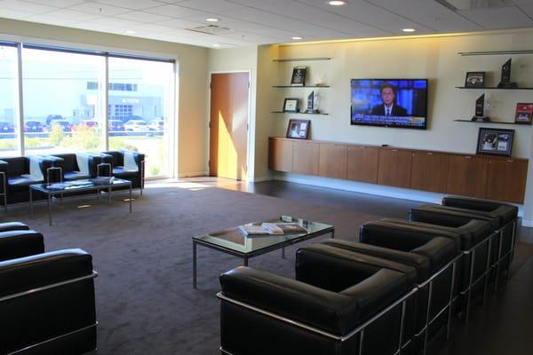 Herb Chambers Cadillac in Warwick - Customer Lounge