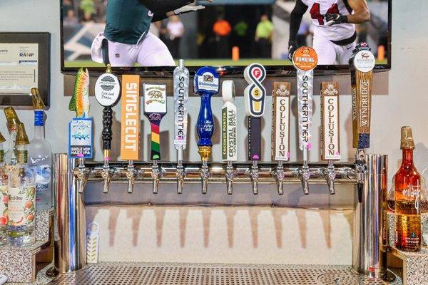 18 taps pouring your favorite local craft beer.